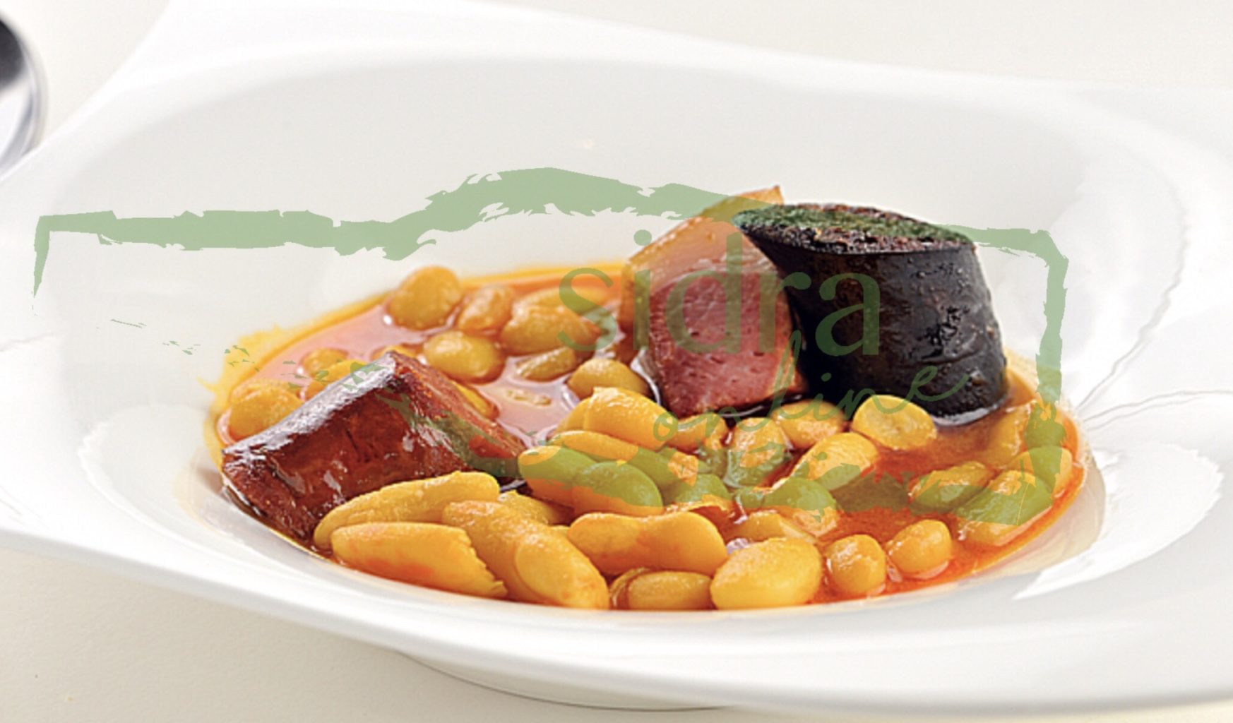 Plato de fabada asturiana